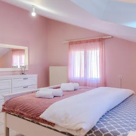 Georgina's Meteora Loft Apartament *