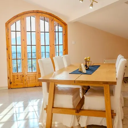 Georgina's Meteora Loft Апартаменты Калампака