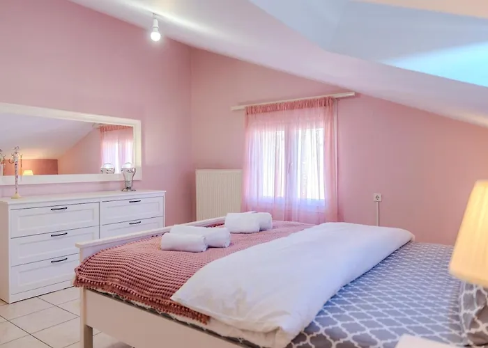 Georgina's Meteora Loft Apartment *